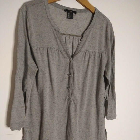 H&M Gray Small Comfy Cozy Top - Picture 2 of 3